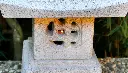 lanterne-Granit-Uzuki-02.webp
