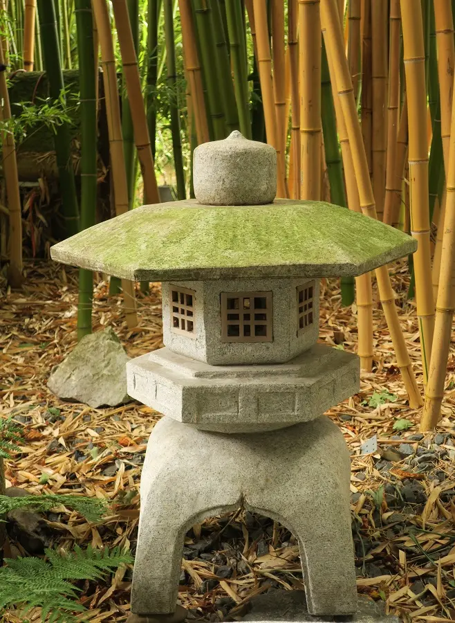 Kodai-Yukimi-lanterne-japonaise-Granit-H--80-cm.webp