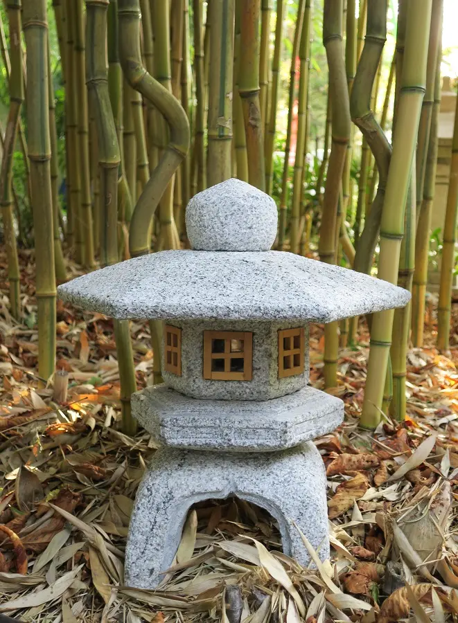 Kodai-Yukimi-lanterne-japonaise-Granit-H-40-cm.webp