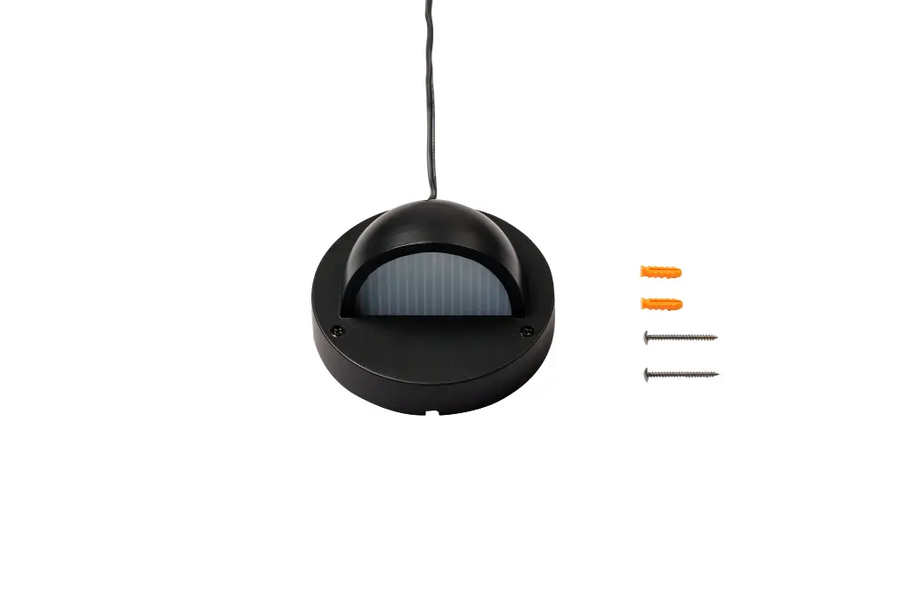 Deimos noire.garden.2.lights.webp